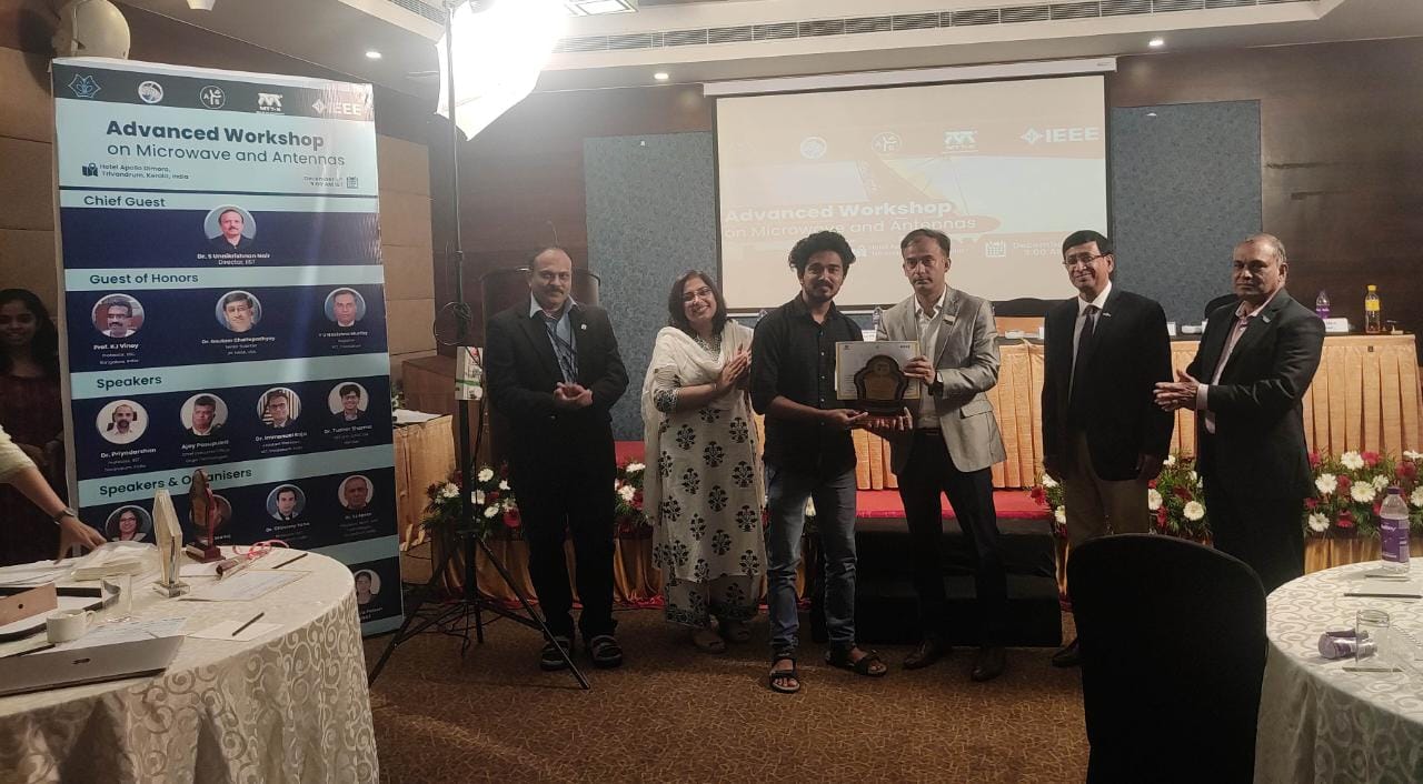 Hariprasad S. Wins UG Thesis Award 2022